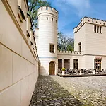 Jagdschloss Hotel 3*