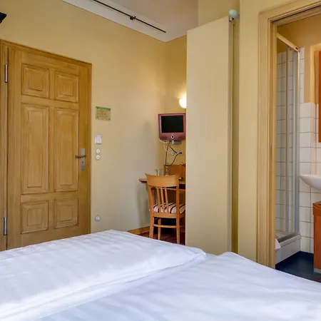 Jagdschloss Hotel 3*