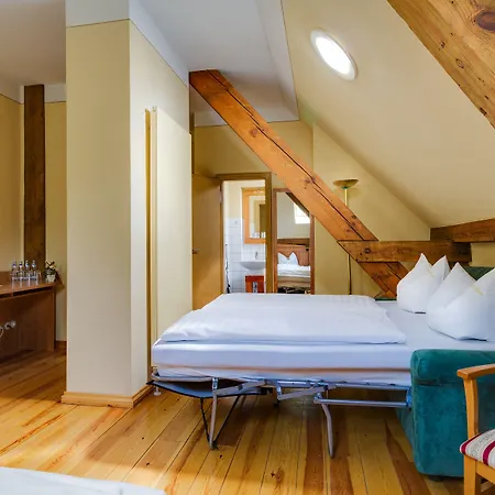 Jagdschloss Hotel 3*