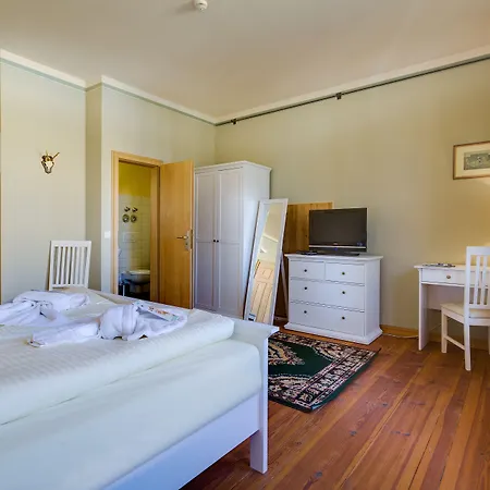 Jagdschloss Hotel 3*